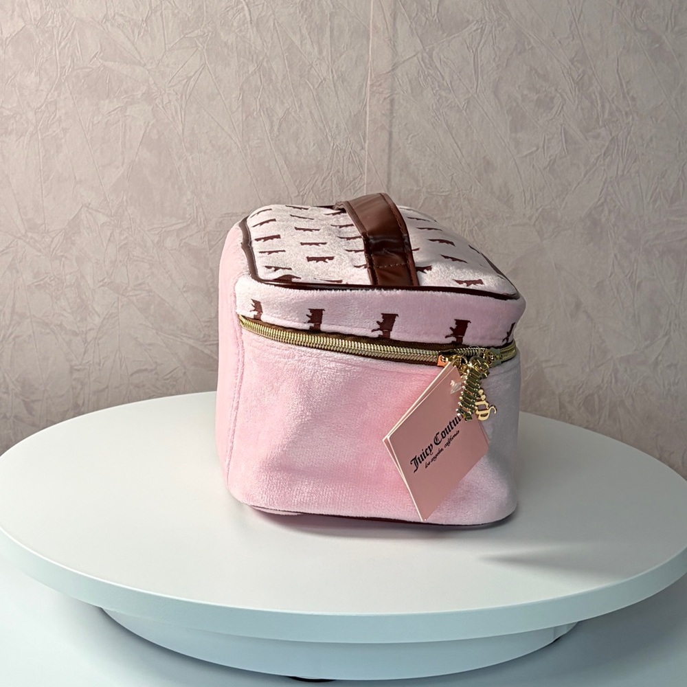 Juicy Couture Pink Cosmetic Case with Gold Accents Travel Case Train Case Makeup - Picture 6 of 10